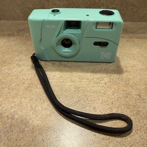 Kodak M35 35mm Film Camera (Mint) - Focus Free, Reusable, Built in Flash Tested